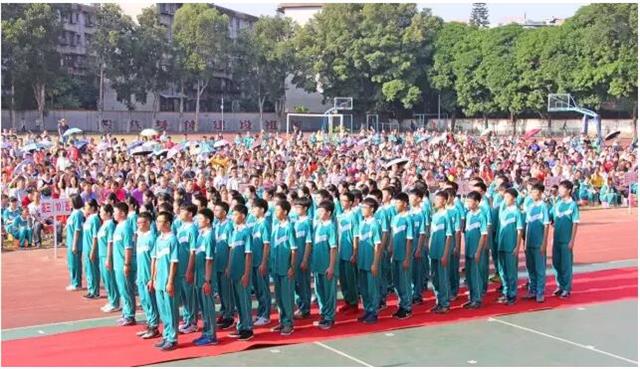 秀全中学2016年成人宣誓仪式场隆重举行